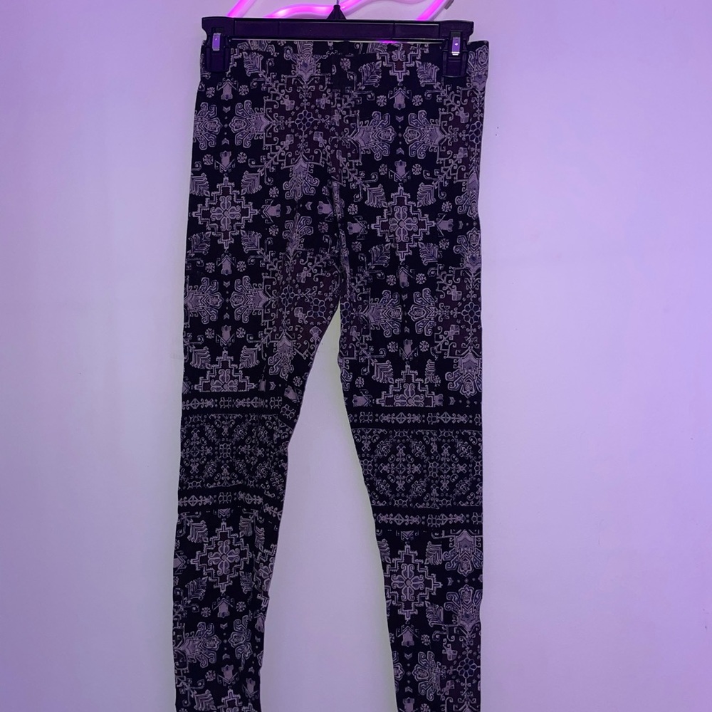 patterned leggings